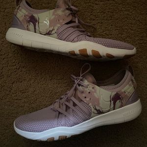 NIKE Free Runner Shoes